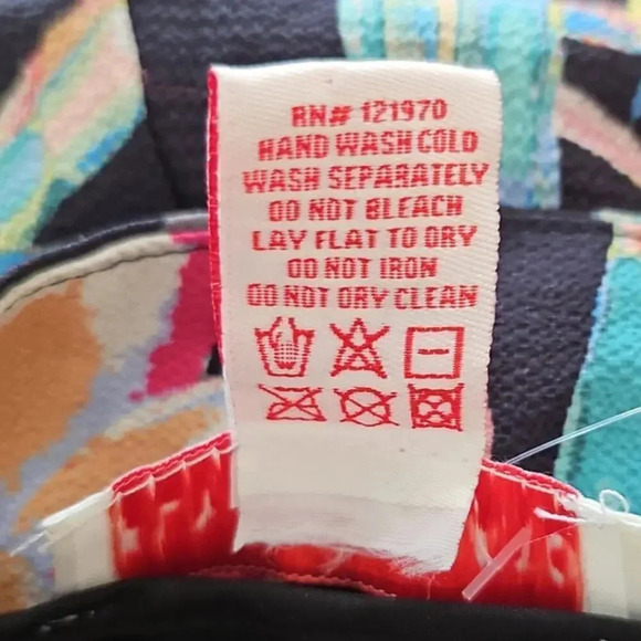 Flying Tomato World Wanderer Woven Floral Shorts Black Size S - Picture 4 of 4